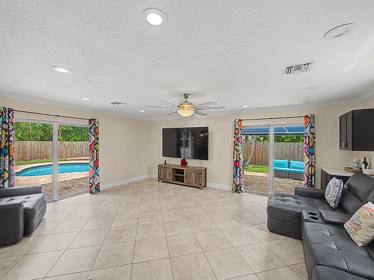 4868 Canal Dr — Photo 3