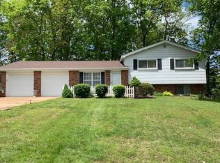 4401 Ridge Dr, High Ridge, MO 63049