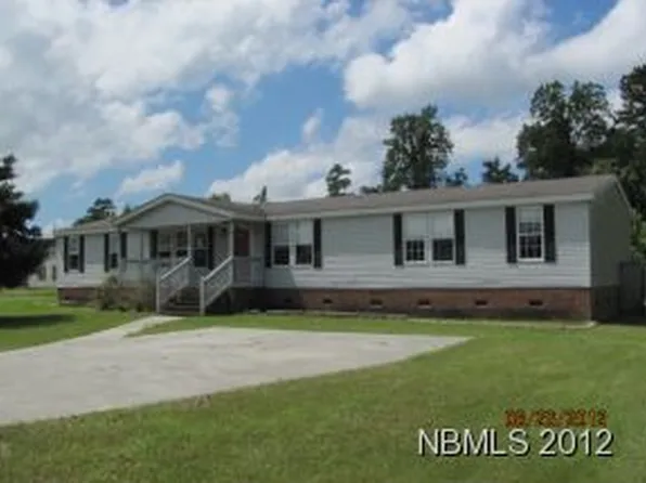 320 Macdonald Blvd, Havelock, NC 28532