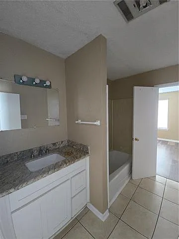 64 Carriage Ln #D — Photo 11