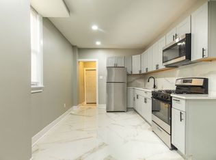 912 S 8th St, Camden, NJ 08103