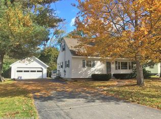 58 Robinhood Dr, Brewer, ME 04412
