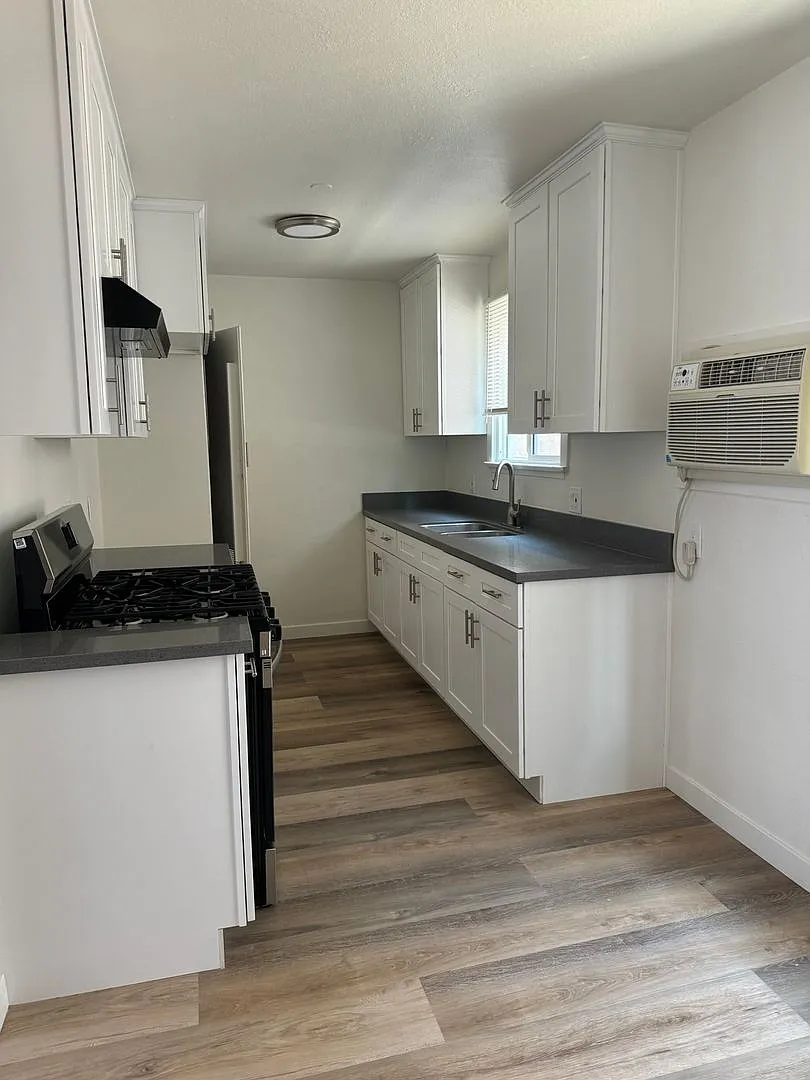 Blythe Apartments — Photo 3