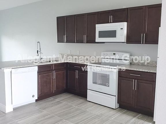 4th image of 521 Albatross Dr #A