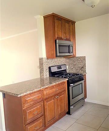 4th image of 2733-2733 Camulos St