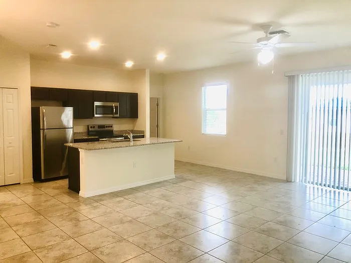 3 bed, 2.0 bath, 1793 sqft, $1,800 — Photo 2