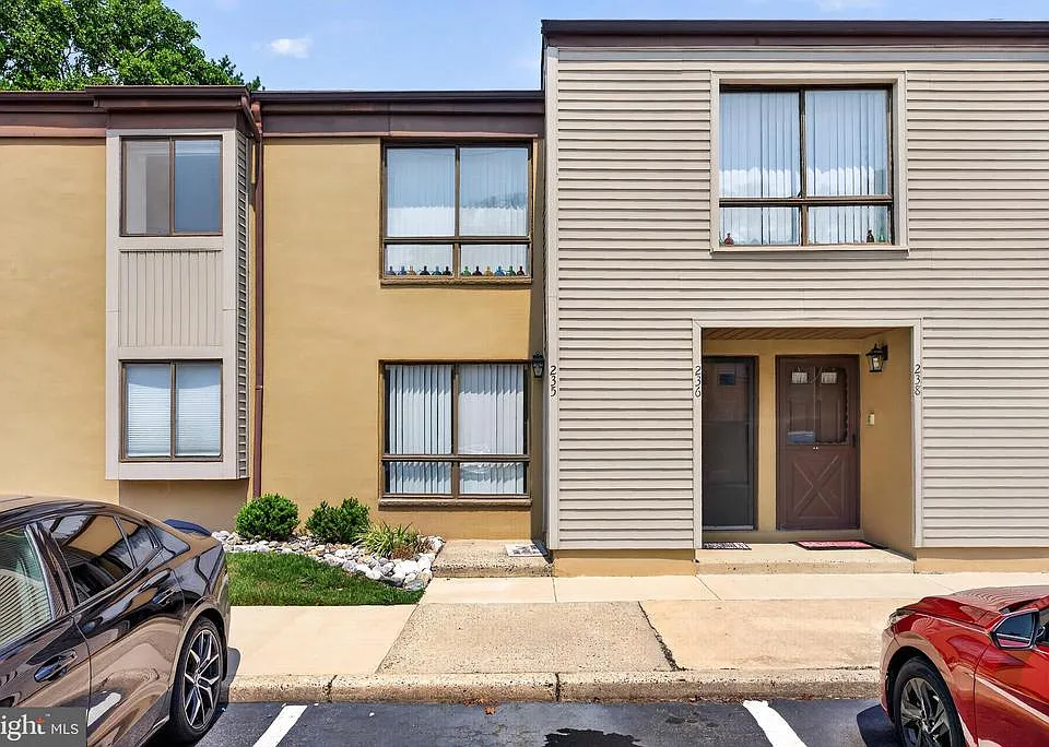 235 James Ct