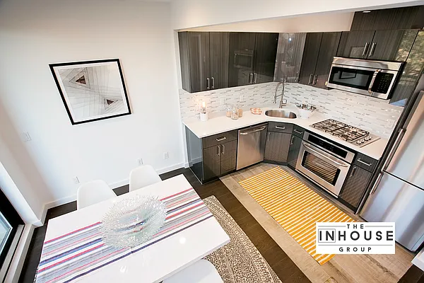 Sold by The In House Group | media 18