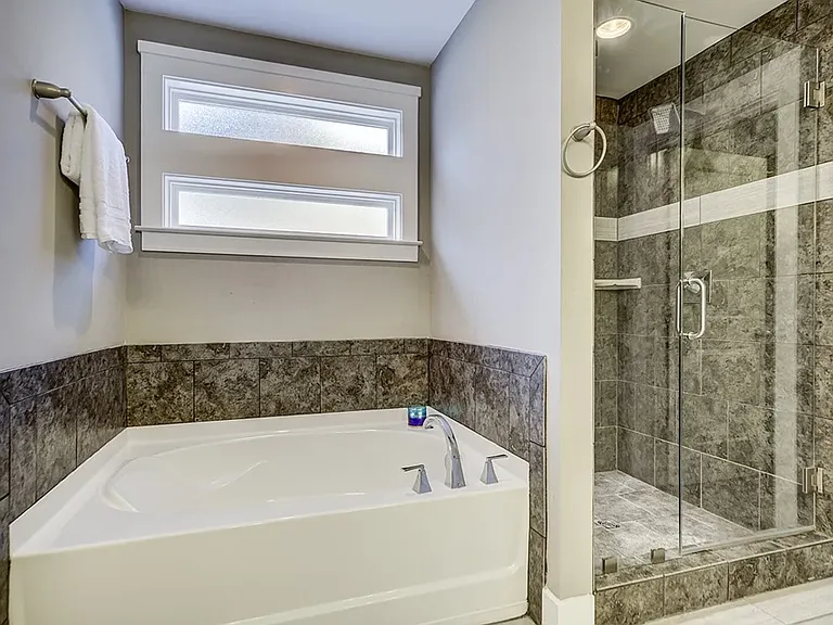 6223 California Ave — Photo 32