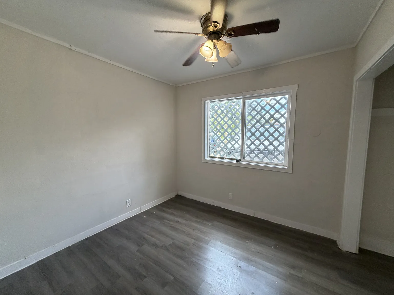 72 Lakeview Circle - 6 — Photo 4