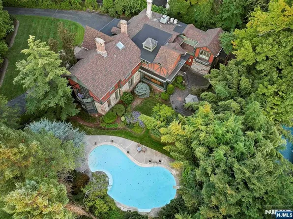 20 Forest Rd, Tenafly, NJ 07670