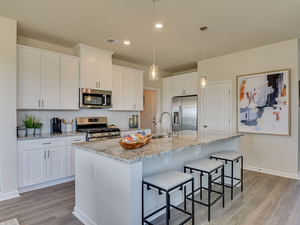 1st image of 539 Bee Balm Dr
