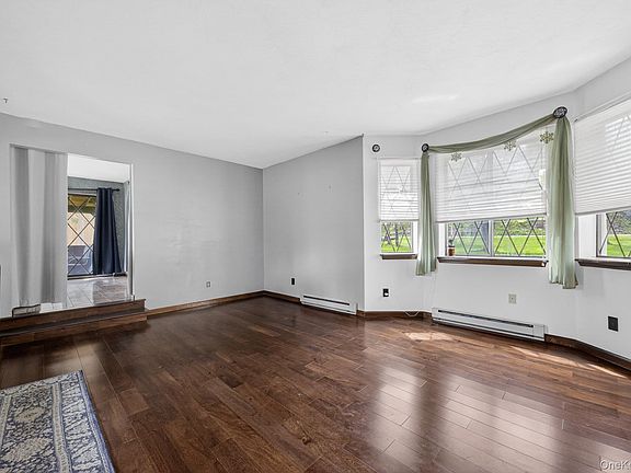 4th image of 137 Blue Hill Road