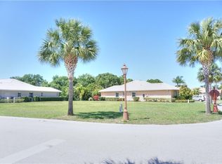 355 Turtleback Xing, Venice, FL 34292