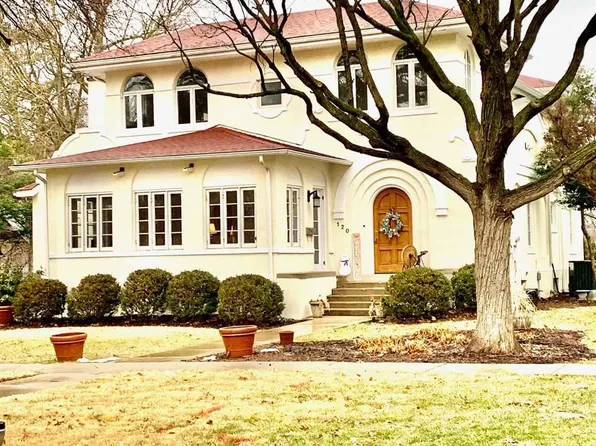 120 Sandusky St, Jacksonville, IL 62650