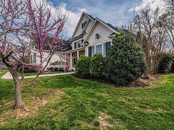 2nd image of 923 Cumberland Ridge Way