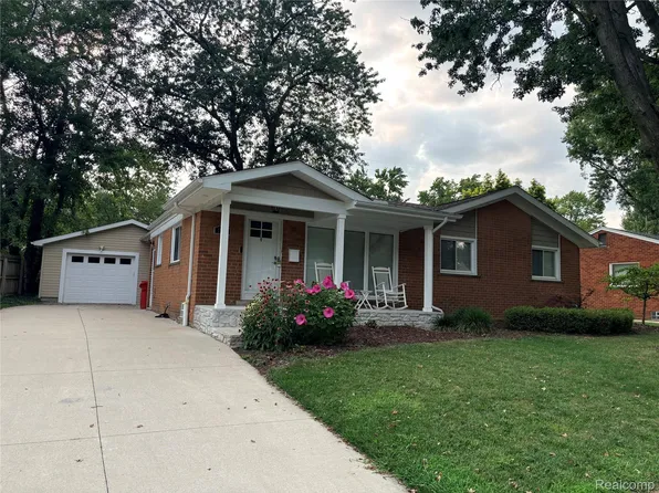 1341 Catalpa Dr, Rochester, MI 48307