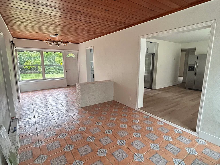 10206 N Oakleaf Ave — Photo 5