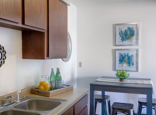 Knollwood Towers East Apartments, Hopkins, MN 55343