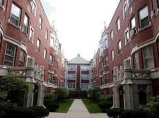 230 N Oak Park Ave APT 2J, Oak Park, IL 60302