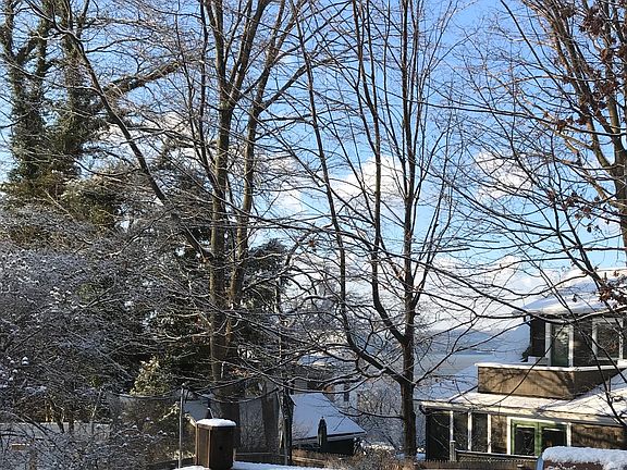 2nd image of 19 Michaels Ln