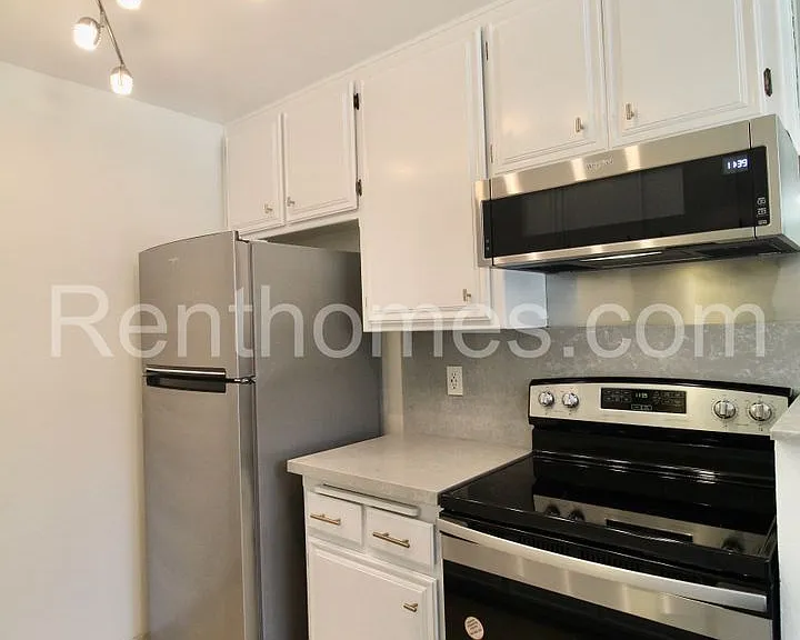 8150 Lemon Ave #114 — Photo 10