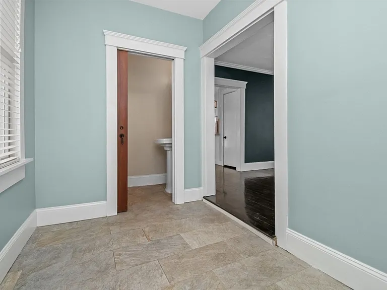 15 Wave Way Ave — Photo 22
