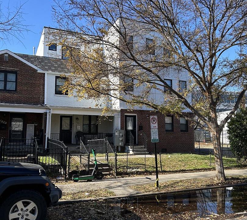 1st image of 438 19th St NE