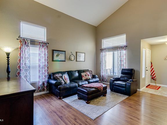 5th image of 10914 W Cambridge Ave