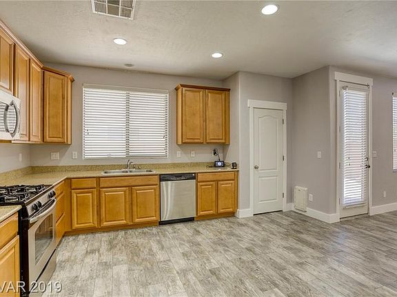 3rd image of 10346 Poplar Park Ave