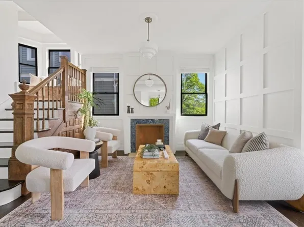 96 Saint Rose St #1, Jamaica Plain, MA 02130