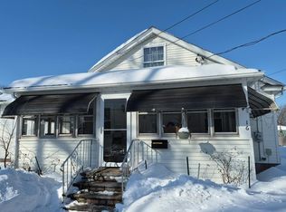 16 Oxford Pl, Chicopee, MA 01020