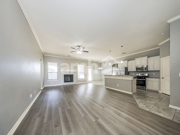 4th image of 416 E Charlotte Ter
