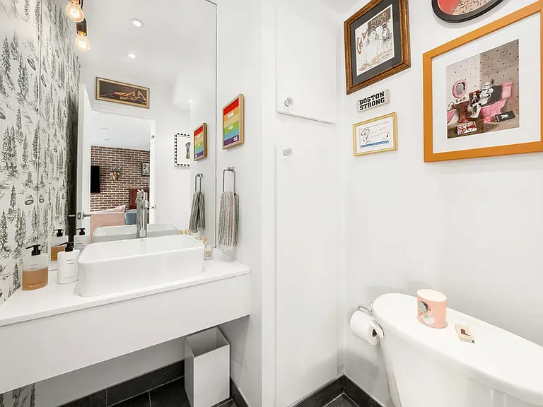 165 Elizabeth St #4R — Photo 3