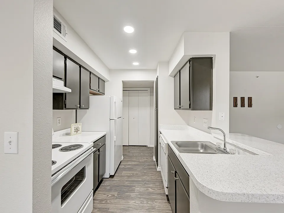 Arrowhead Park Apartments