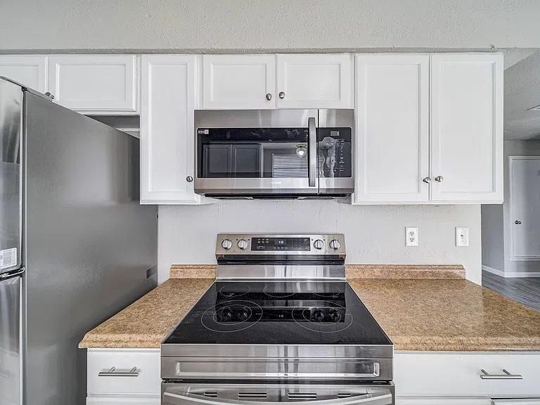Pebbleshores Dr — Photo 5