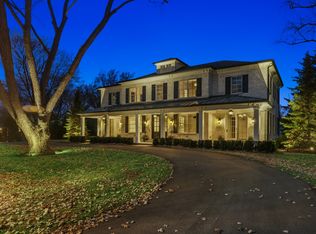 820 Country Club Rd, Crystal Lake, IL 60014