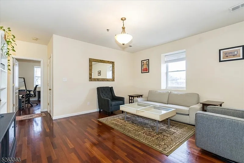 3 bed, 2.0 bath, $2,800 — Photo 4
