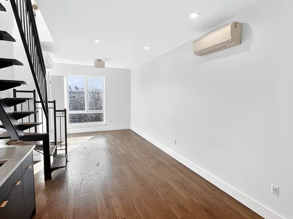 554 Gates Avenue image 1 of 23