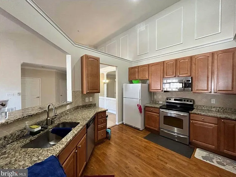 7210 Darby Downs #R — Photo 4