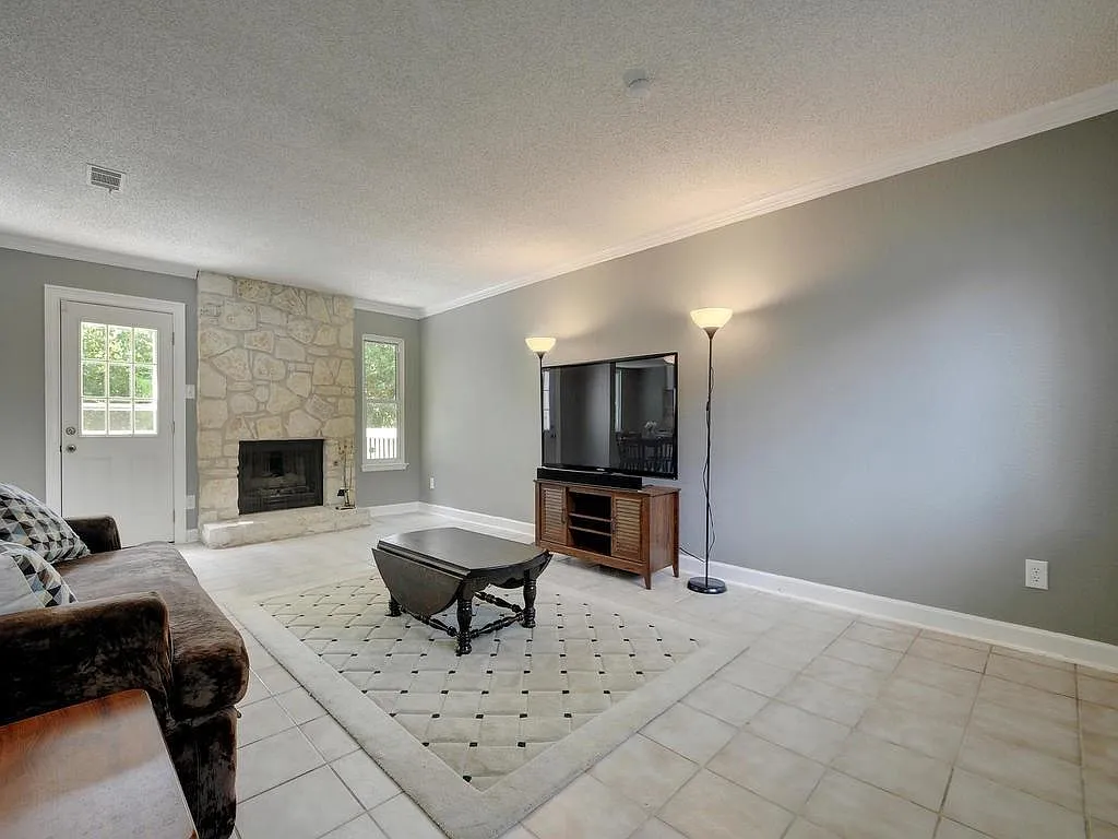 3 bed, 2.5 bath, 1478 sqft, $2,245 — Photo 4