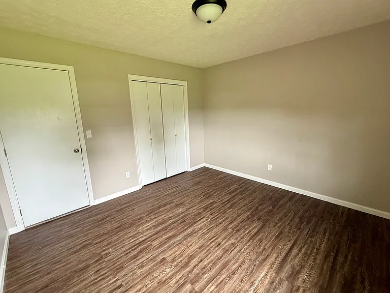 210 Crank Rd — Photo 6