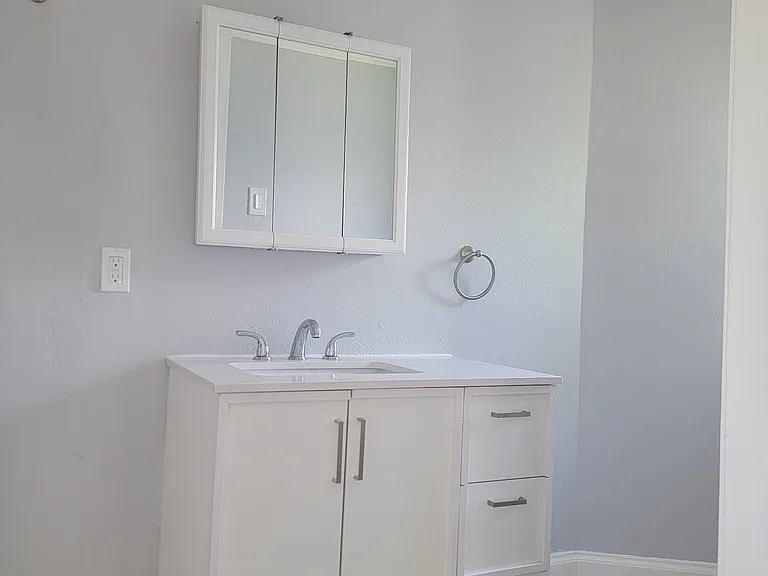 20 E Courtney St #2 — Photo 5