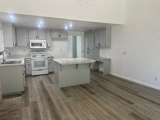 3 bed, 1439 sqft, $2,650 — Photo 3