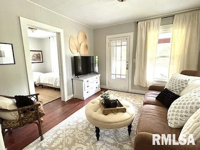 Listing photo 4