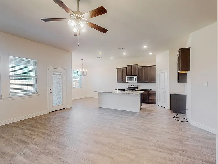11029 Klondike Ln — Photo 10