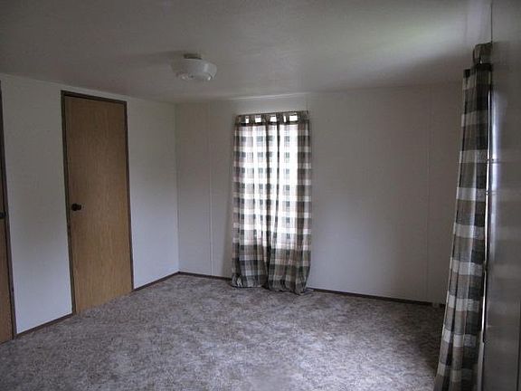 4th image of 3004 Northlake Way NW