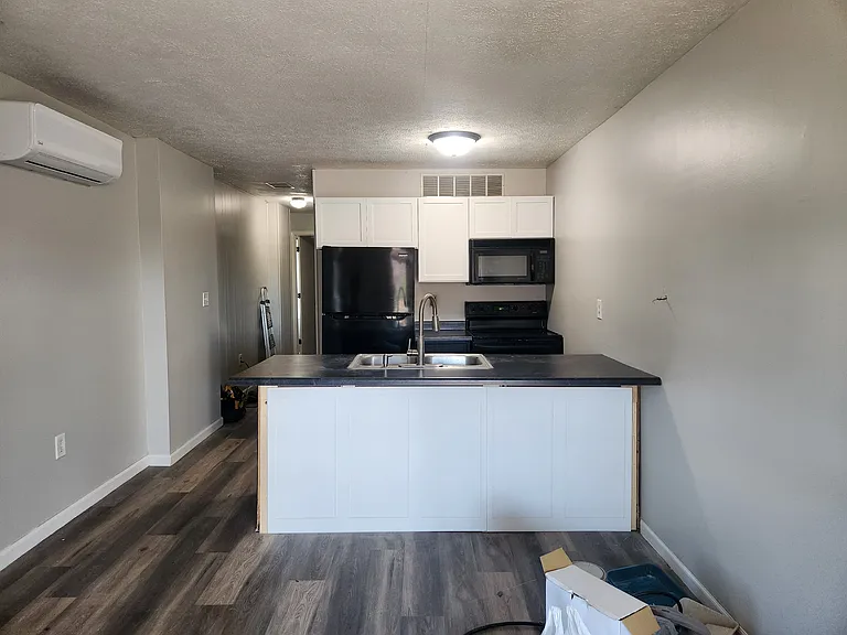 213 E Center St #B — Photo 1