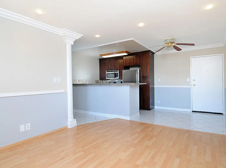 Carmel Heights Apts — Photo 17