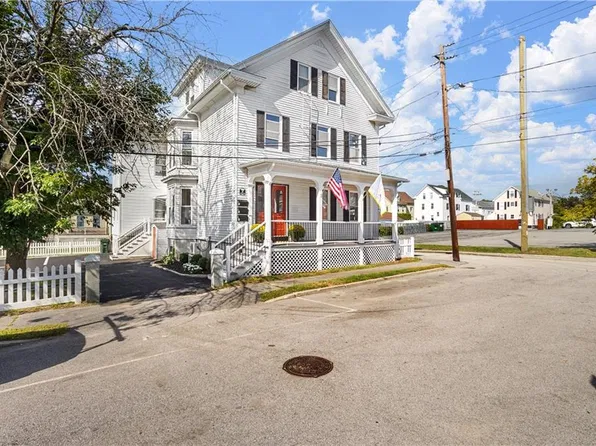 37 Lincoln Ave #1, Bristol, RI 02809